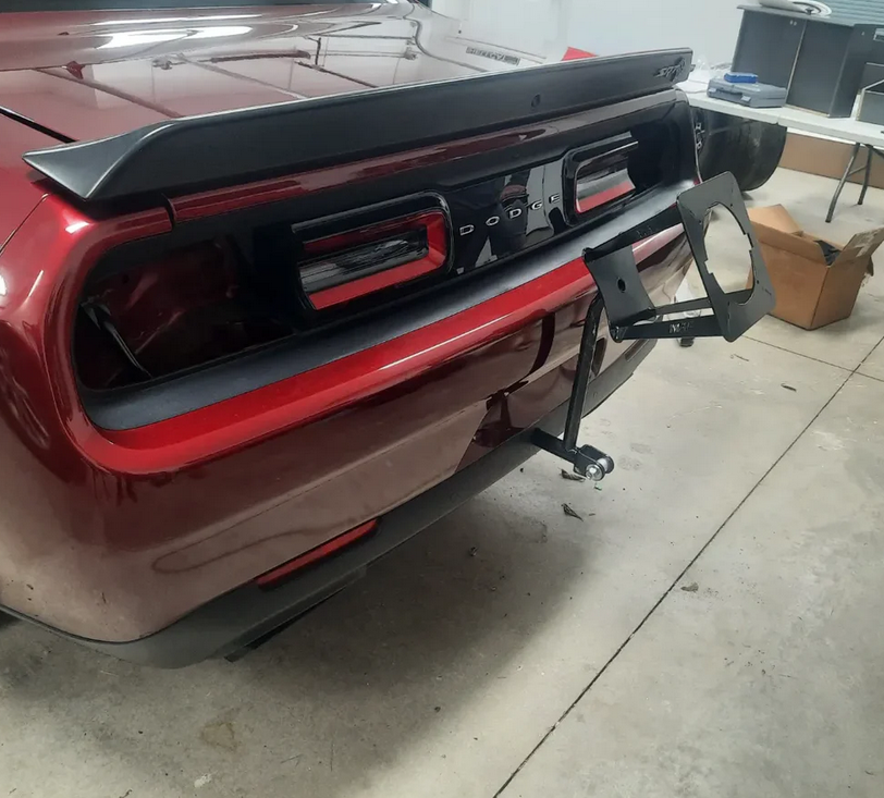Dodge Challanger Parachute Mount (15-24)