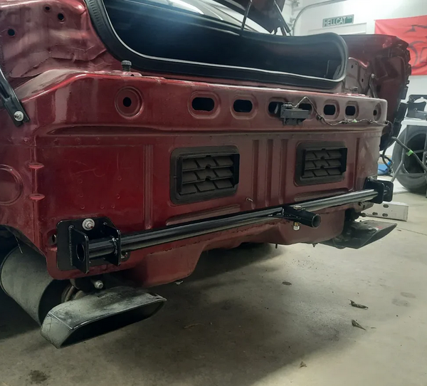 Dodge Challanger Parachute Mount (15-24)