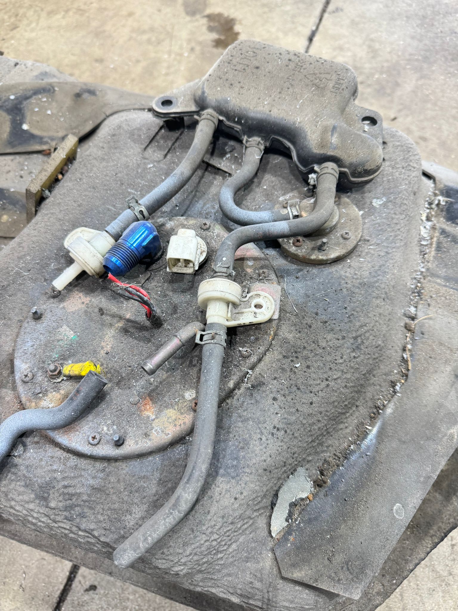 93-99 MAZDA RX7 OEM Gas Tank (F111-42-110A) – Kings Performance