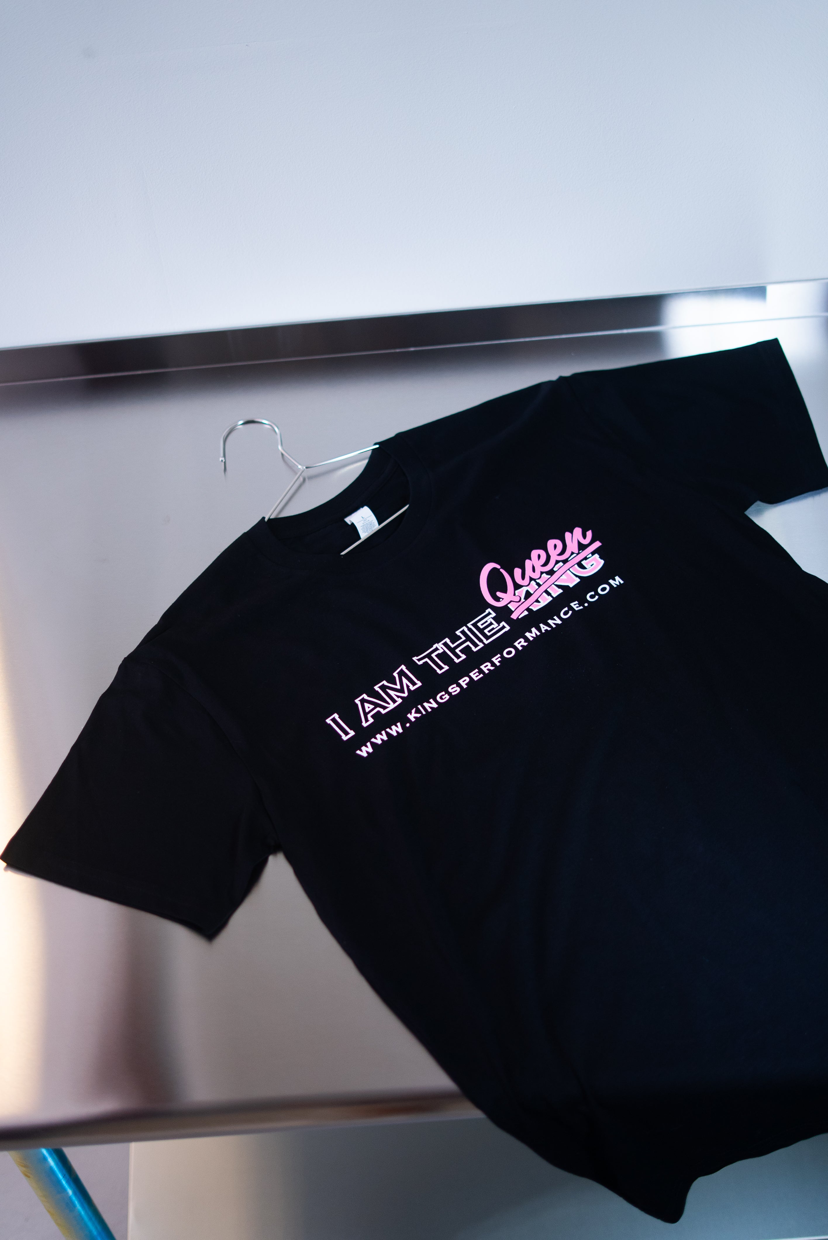 I AM THE QUEEN T-SHIRT